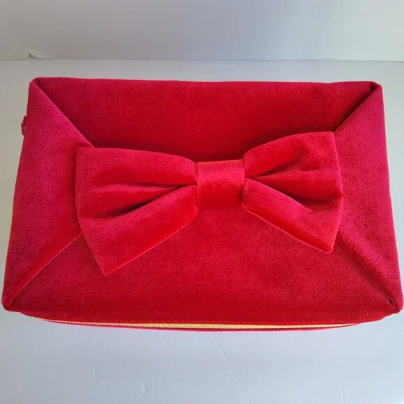 Estee Lauder Red Velvet Gift Box - Picture 5 of 6